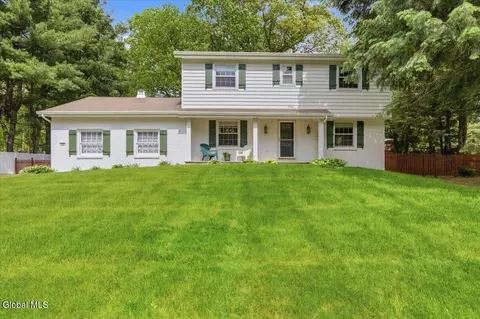 13 Sky Hollow Dr, Menands, NY 12204