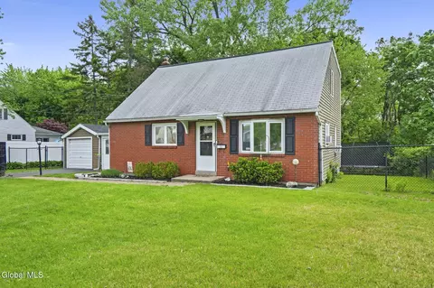 53 Pleasant Ct, Cohoes, NY 12047