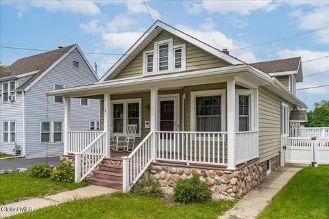 2 Selden St, Schenectady, NY 12304