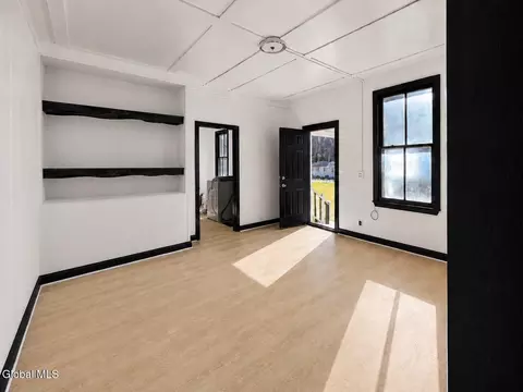 86 W Main St, North Adams, MA 01247