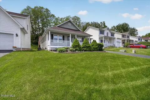 23 Victoria Way, Albany, NY 12209