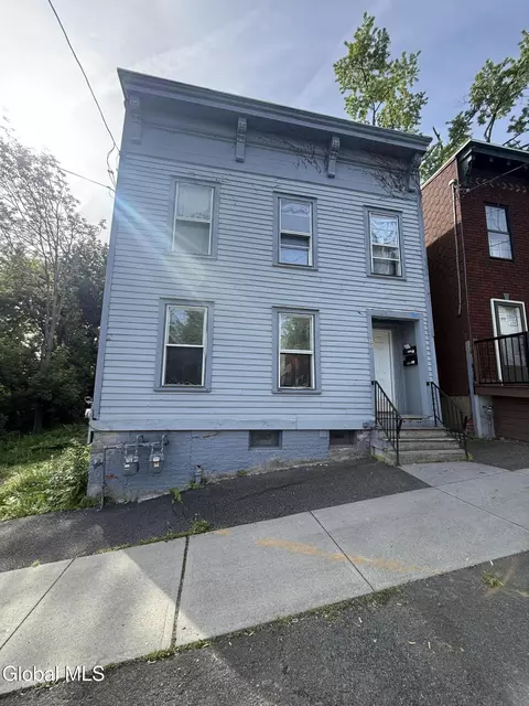 88 Elizabeth St, Albany, NY 12202