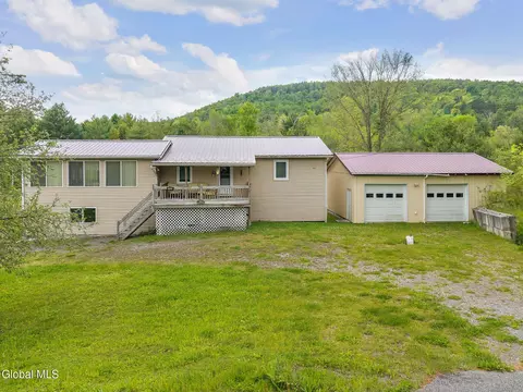 1432 Shew Hollow Rd, Gilboa, NY 12076