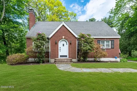 1509 Sunset Rd, Castleton On Hudson, NY 12033