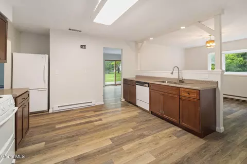 Kitchen - 15 Olympian Dr, Slingerlands, NY 12159 photo 1 of 3