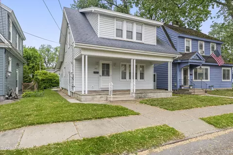 Exterior - 147 Bruce St, Schenectady, NY 12302 photo 2 of 5