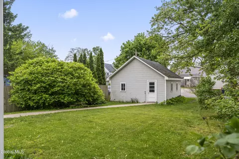 Exterior - 147 Bruce St, Schenectady, NY 12302 photo 5 of 5