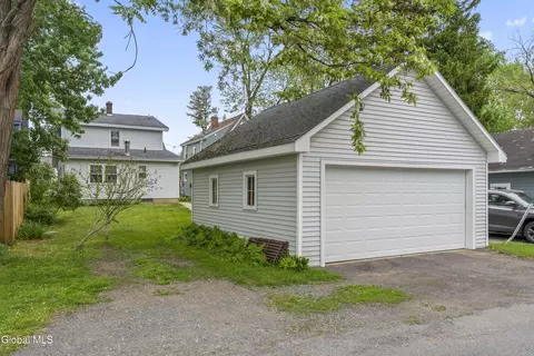 Exterior - 147 Bruce St, Schenectady, NY 12302 photo 4 of 5