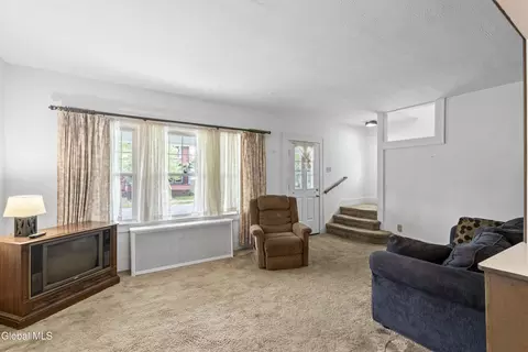 Living - 147 Bruce St, Schenectady, NY 12302 photo 1 of 4