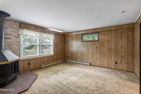 Living - 147 Bruce St, Schenectady, NY 12302 photo 4 of 4