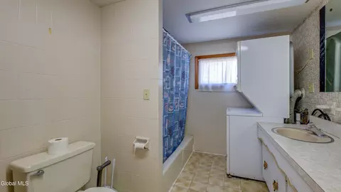 Bath - 111 Pike St, Broadalbin, NY 12025 photo 1 of 3
