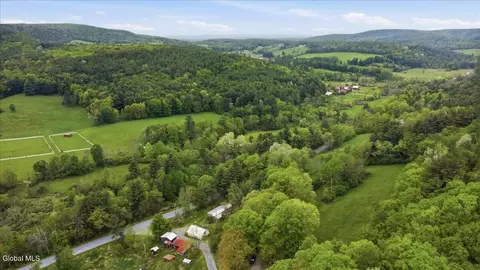 266 Fox Hollow Rd, Petersburgh, NY 12138