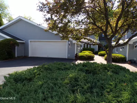 20 Westwood Dr, Queensbury, NY 12804