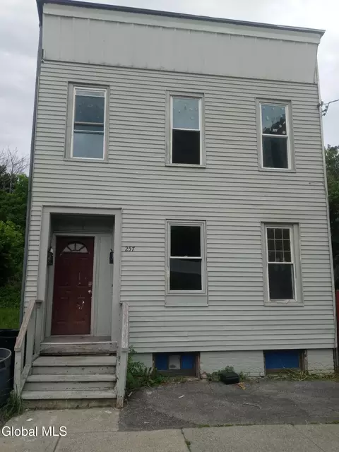 257 Elk St, Albany, NY 12206