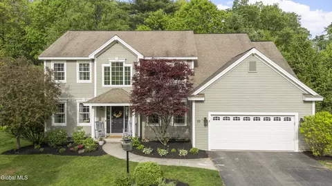 33 Tyler Dr, Saratoga Springs, NY 12866