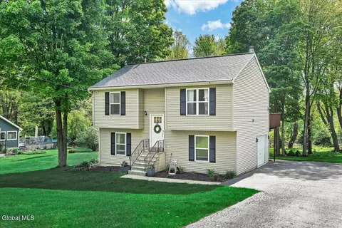 160 Maple Ave, Glenville, NY 12302