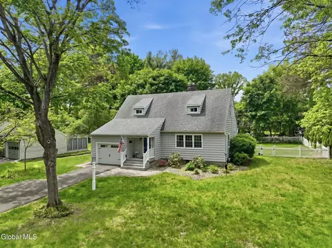 87 Murray Ave, Delmar, NY 12054