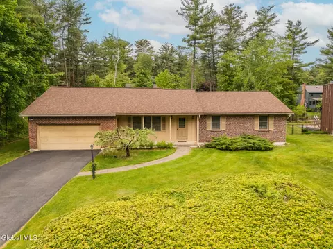 21 Helen Dr, Queensbury, NY 12804