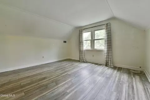 Bedroom - 1702 Lenox Rd, Schenectady, NY 12308 photo 5 of 10