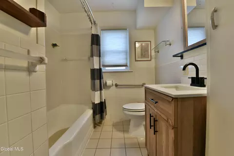 Bath - 1702 Lenox Rd, Schenectady, NY 12308 photo 1 of 7