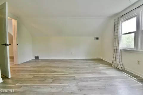 Bedroom - 1702 Lenox Rd, Schenectady, NY 12308 photo 7 of 10