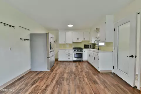 Kitchen - 1702 Lenox Rd, Schenectady, NY 12308 photo 5 of 7
