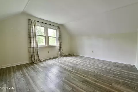 Bedroom - 1702 Lenox Rd, Schenectady, NY 12308 photo 4 of 10