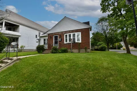 1702 Lenox Rd, Schenectady, NY 12308