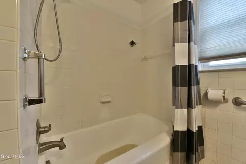 Bath - 1702 Lenox Rd, Schenectady, NY 12308 photo 3 of 7