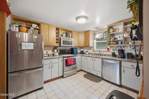 Kitchen - 29 Morgans Ln, Fort Ann, NY 12887 photo 1 of 2