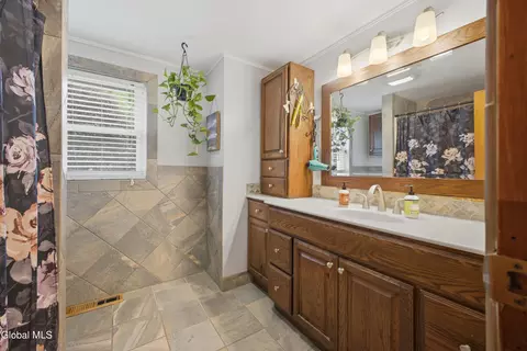 Bath - 29 Morgans Ln, Fort Ann, NY 12887 photo 1 of 2