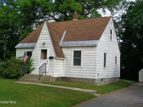 2145 Robinwood Ave, Schenectady, NY 12306