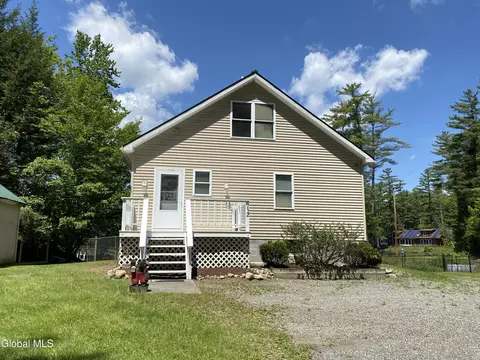 Exterior - 2 Birch Ct, Corinth, NY 12822 photo 2 of 6