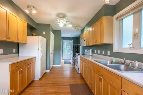 Kitchen - 2 Birch Ct, Corinth, NY 12822 photo 4 of 4