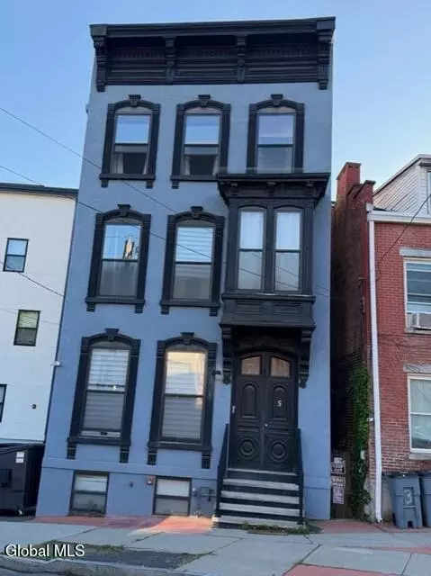 5 Cypress St, Troy, NY 12180