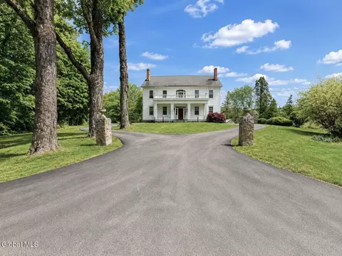 42 Schumann Rd, Averill Park, NY 12018