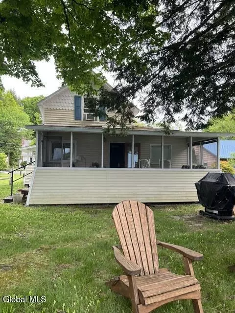 40 O Hanlon Ln, East Berne, NY 12059