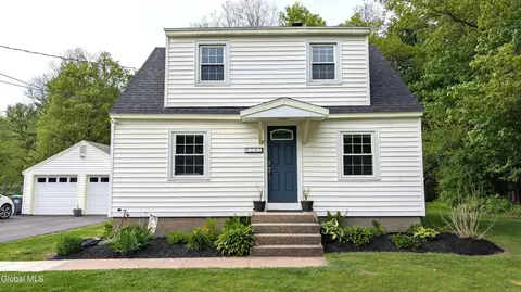 202 Hetcheltown Rd, Glenville, NY 12302