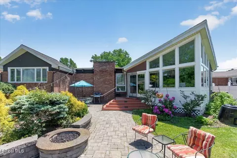 Exterior - 218 Ormond St, Albany, NY 12208 photo 3 of 7
