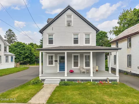 12 Central Ave, Ravena, NY 12143