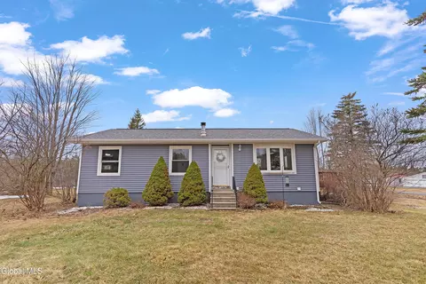 9 Reservoir Rd, Altamont, NY 12009