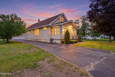 113 Mariaville Rd, Rotterdam, NY 12306