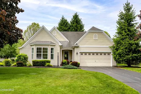 2 Sheridan Ct, Clifton Park, NY 12065