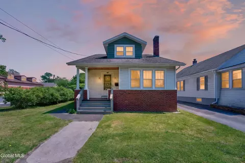 32 Osborne Rd, Colonie, NY 12205