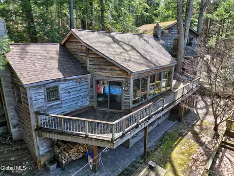 279 Proper Rd, Gloversville, NY 12078
