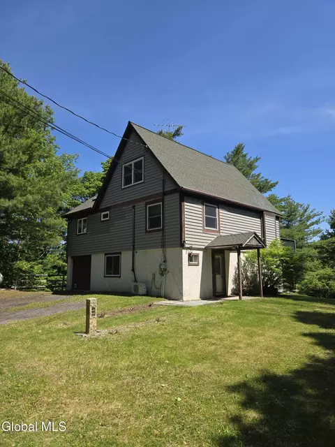 411 Thacher Park Rd, Voorheesville, NY 12186