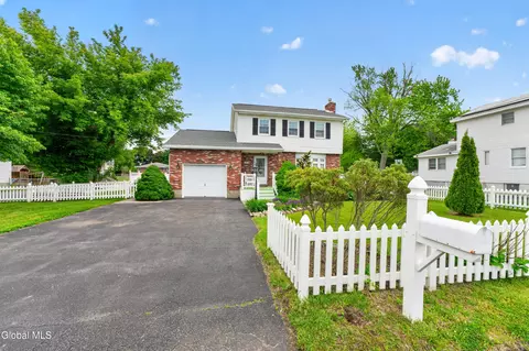 817 14th St, Watervliet, NY 12189