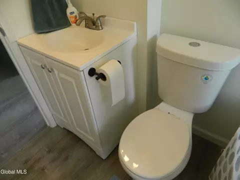 Bath - 1355 Dewitt St, Schenectady, NY 12303 photo 8 of 11