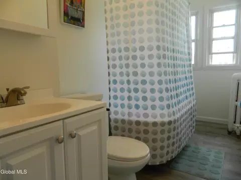 Bath - 1355 Dewitt St, Schenectady, NY 12303 photo 2 of 11