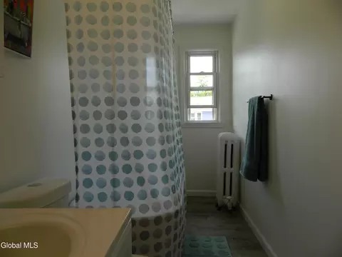 Bath - 1355 Dewitt St, Schenectady, NY 12303 photo 7 of 11